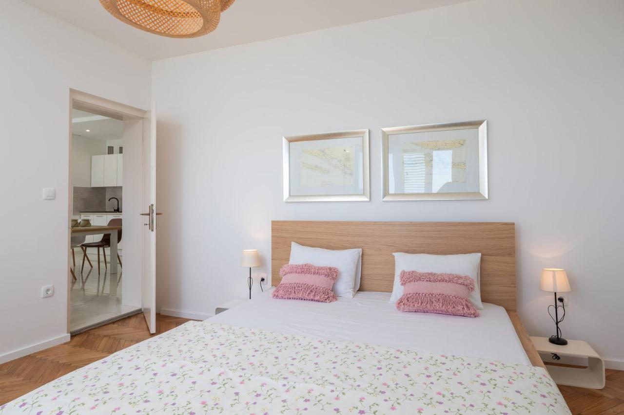 Blue Lagoon Beach Apartments Дуги-Рат Экстерьер фото